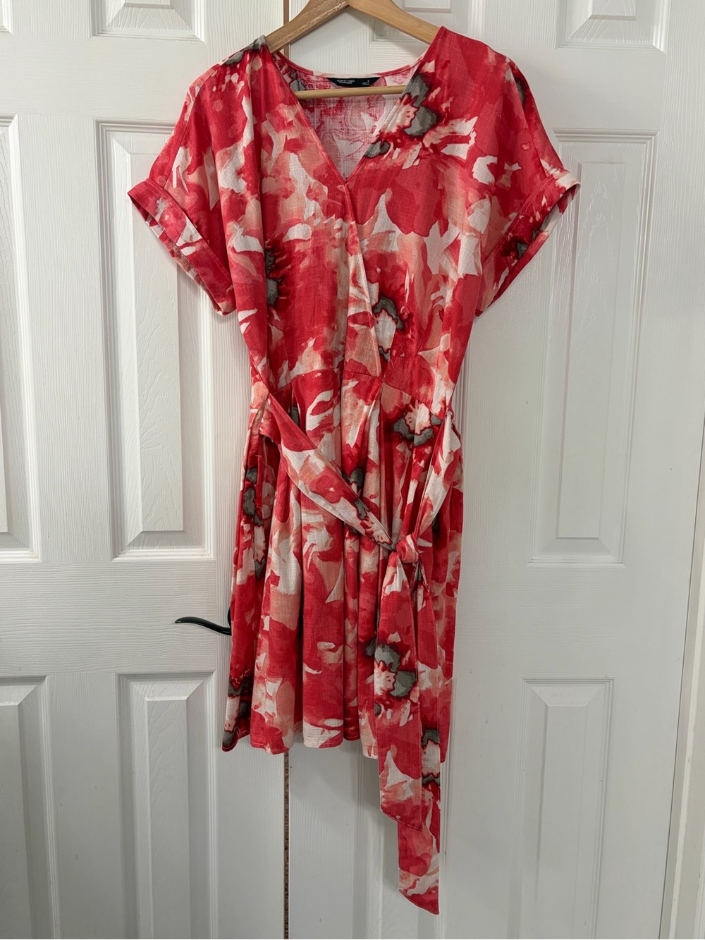 Vera Wang Women’s Coral Floral Tie-Waist Dress